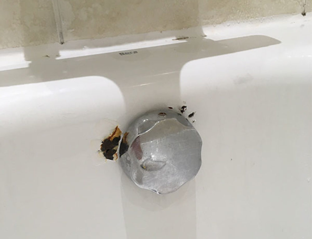 Enamel Bath Chip Repair Hornchurch The Bath Doctor